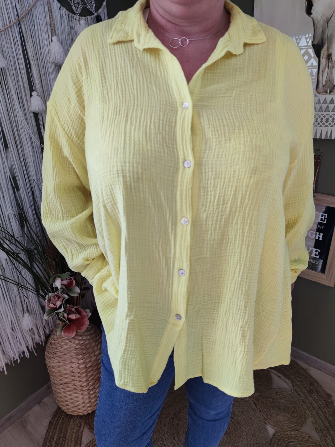 Chemise grande taille en gaze de coton - jaune pâle  : 44 au 50